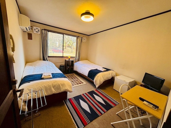 Basic Twin Room | Free WiFi - HOTEL Yufugoiki (Yufu)