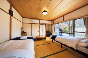 Japanese-style Quadruple Room - HOTEL Yufugoiki (Yufu)