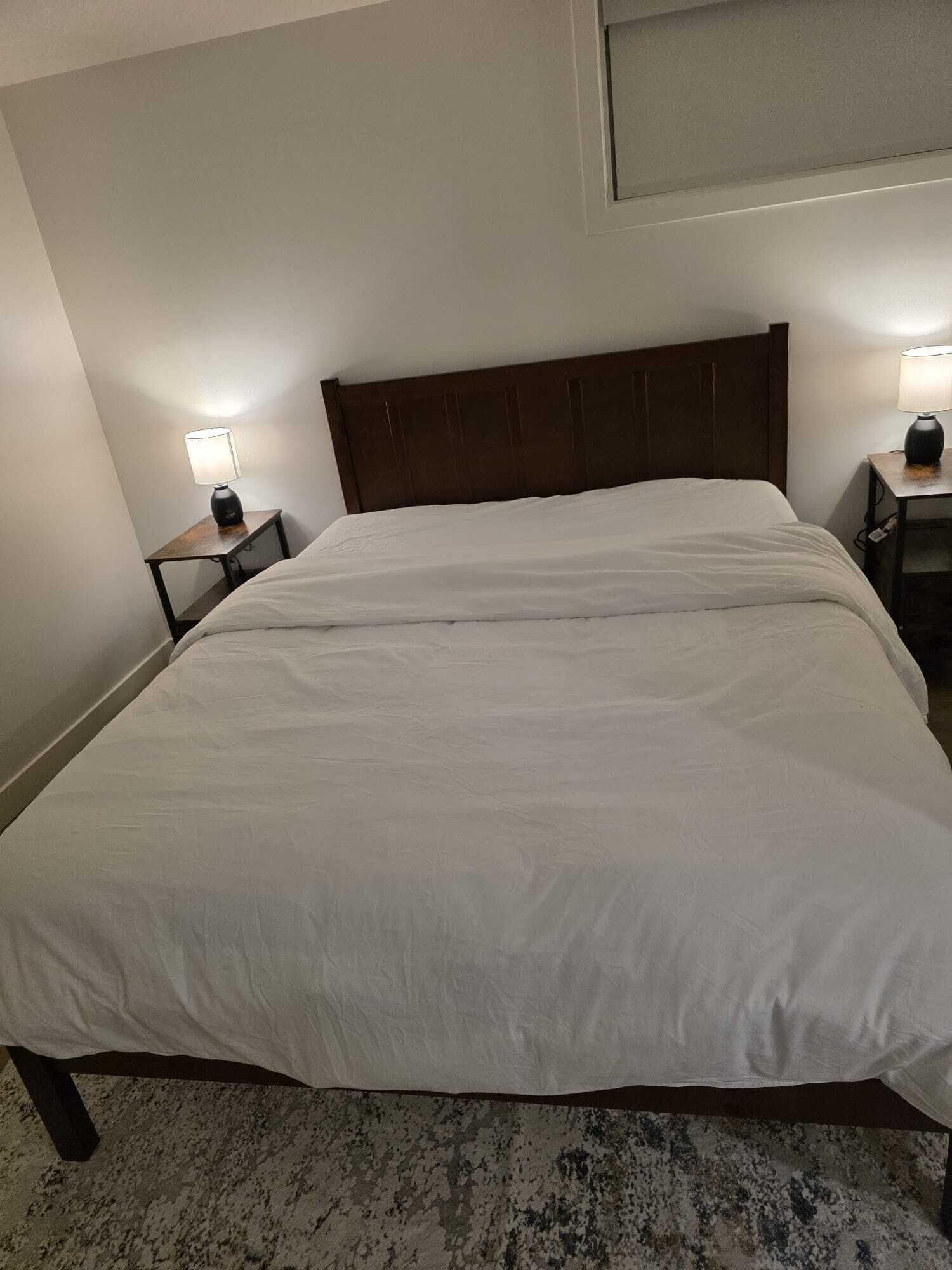 Iron/ironing board, internet, bed sheets