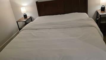 Iron/ironing board, internet, bed sheets