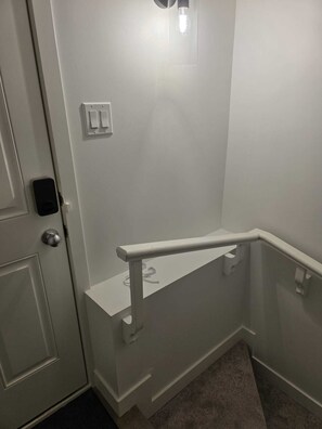 Interior - Cozy Guest Suite in SW Edmonton (Edmonton)