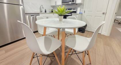Cozy 2-bedroom Guest Suite in SW Edmonton with Parking, Wi-Fi and TV