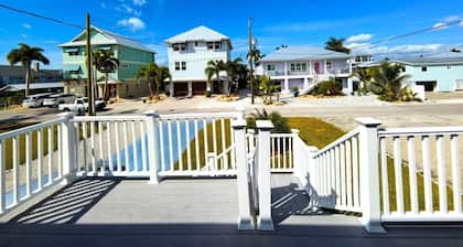 Getaway beach house with ocean view, Upstairs unit