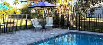 Getaway beach house with ocean view, Upstairs unit