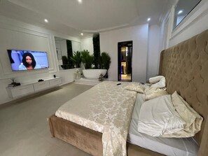 4 quartos, ferros/tábuas de passar roupa, Wi-Fi, roupa de cama