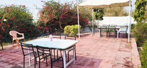 รับประทานอาหารกลางแจ้ง