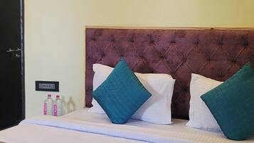 Desk, laptop workspace, free WiFi