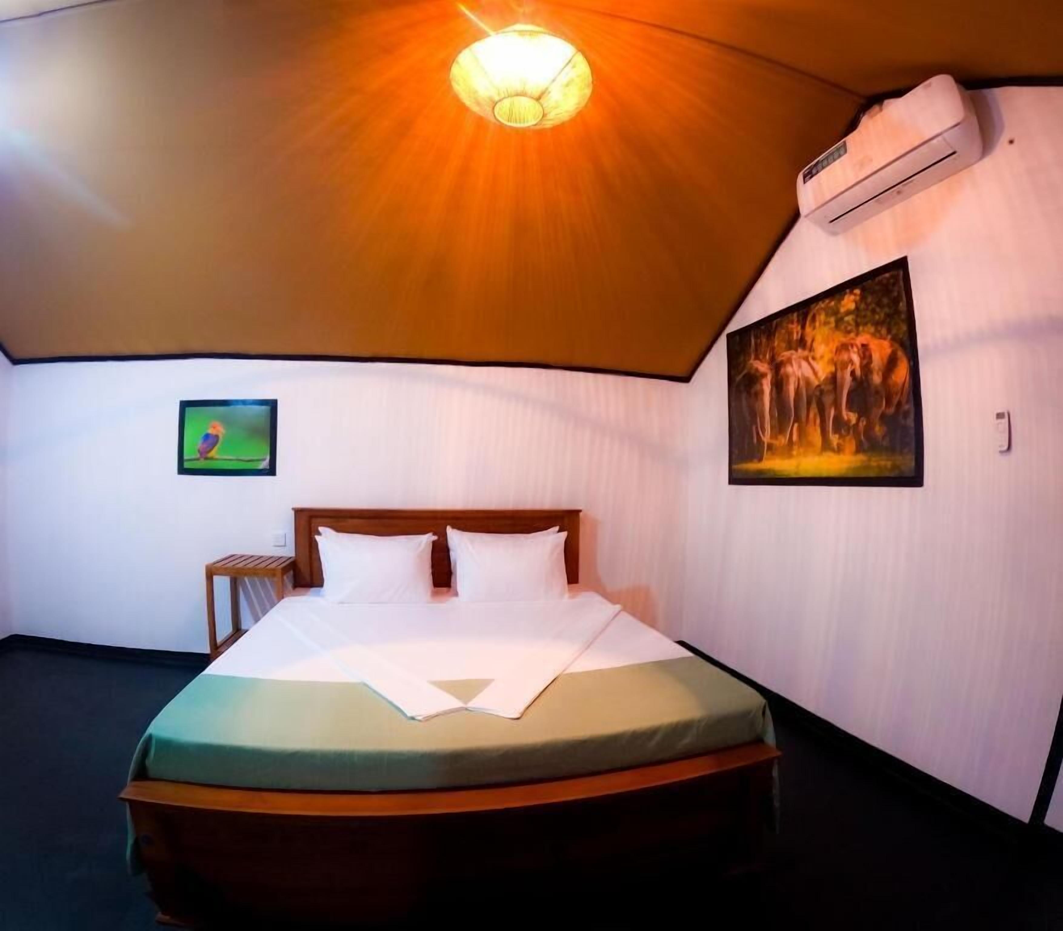 Deluxe Double Room, Patio, Garden View