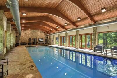 Grand River Estate IndoorPool/Swim Pond/25 Acres