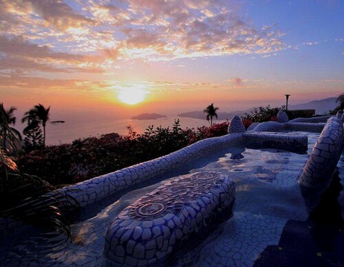 Luxury vacation villa Las Brisas, 8 Bedrooms, 18+persons, butlers, gourmet chef