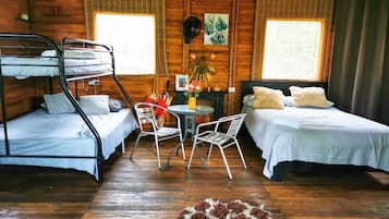 Iron/ironing board, Internet, bed sheets