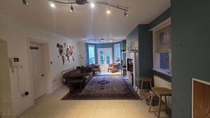 Télévision, espaces bureaux