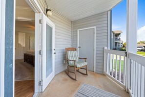 Signature Condo, 2 Bedrooms, Patio, Garden View | Terrace/patio - Colony Club R2 (Gulf Shores)