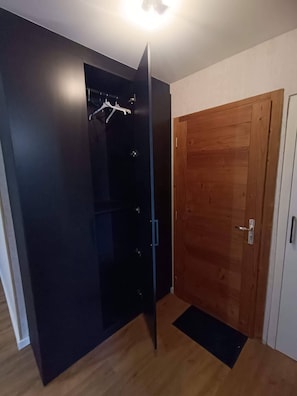 Interior - T4 - village center sleeps 6 comfortably (Samoëns)