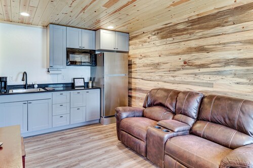 2 Mi to Lake Traverse: Dog-Friendly Getaway