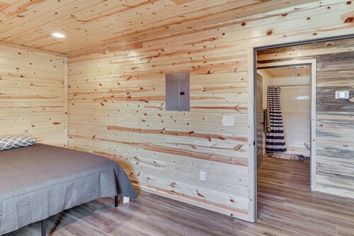 2 Mi to Lake Traverse: Dog-Friendly Getaway