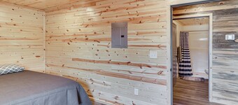 2 Mi to Lake Traverse: Dog-Friendly Getaway