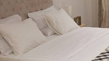 Iron/ironing board, internet, bed sheets