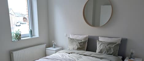 Bügeleisen/Bügelbrett, Internetzugang, Bettwäsche