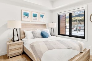 1 bedroom, iron/ironing board, free WiFi, bed sheets - Charming Mountain Escape1BR w/ Balcony Near Banff (Canmore)