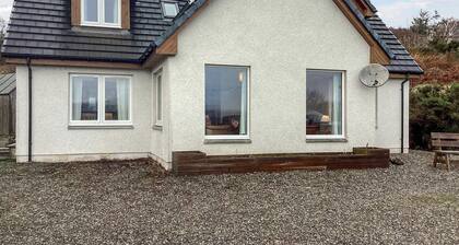 4 bedroom accommodation in Drumnadrochit