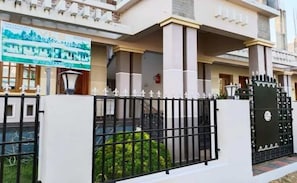 Front of property - VLS HOLIDAY HOME (Nagercoil)