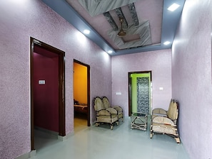 Villa | Living area | Flat-screen TV, streaming services - VLS HOLIDAY HOME (Nagercoil)