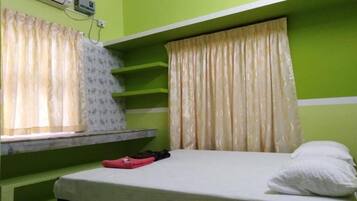 Villa | In-room safe