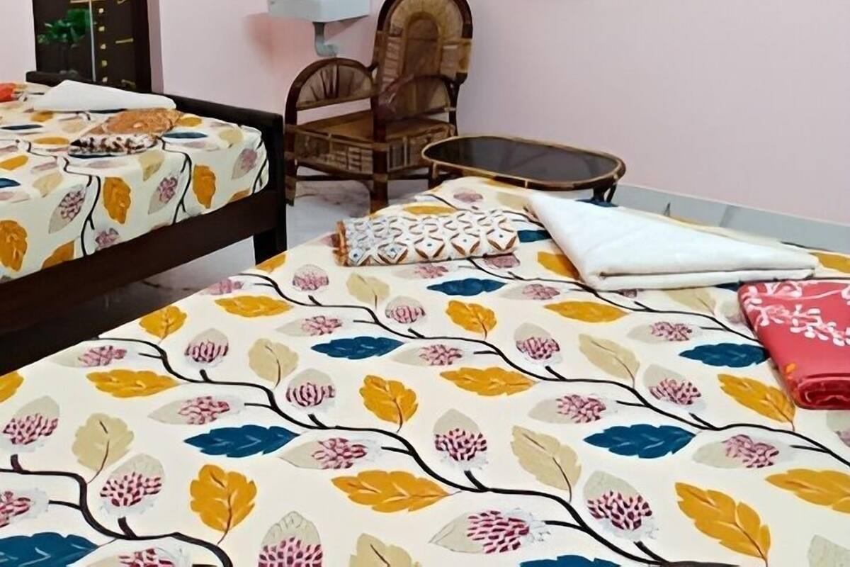 Suite Classic | Una cassaforte in camera, una scrivania, lenzuola