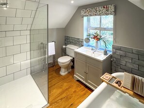 Towels - 3 bedroom accommodation in High Ash (High Ash)