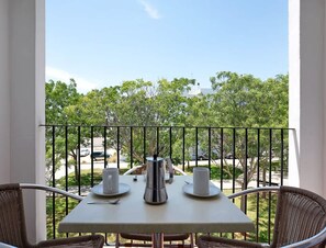 Apartment | Balcony - Tranquil Apartment Stay in Conil (Conil de la Frontera)