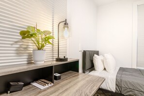 2 bedrooms, WiFi, bed sheets - Zen Retreat Near Tacoma & Seattle (Tacoma)