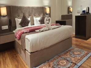 Family Double Room, Balcony, Hill View | Desk, laptop workspace, free WiFi - Zambala By Red Knott (Gangtok)