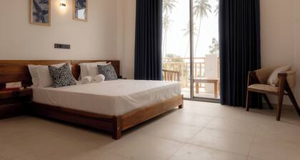 Orca Dickwella - Beachfront 4 Bedroom Stay