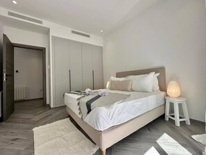 1 bedroom, iron/ironing board, Internet, bed sheets - Onyx Apartment at Lake 2 with beautiful terrace (Tunis)