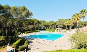 Outdoor pool - Saint-raphael Valescure Residence (Saint-Raphael)