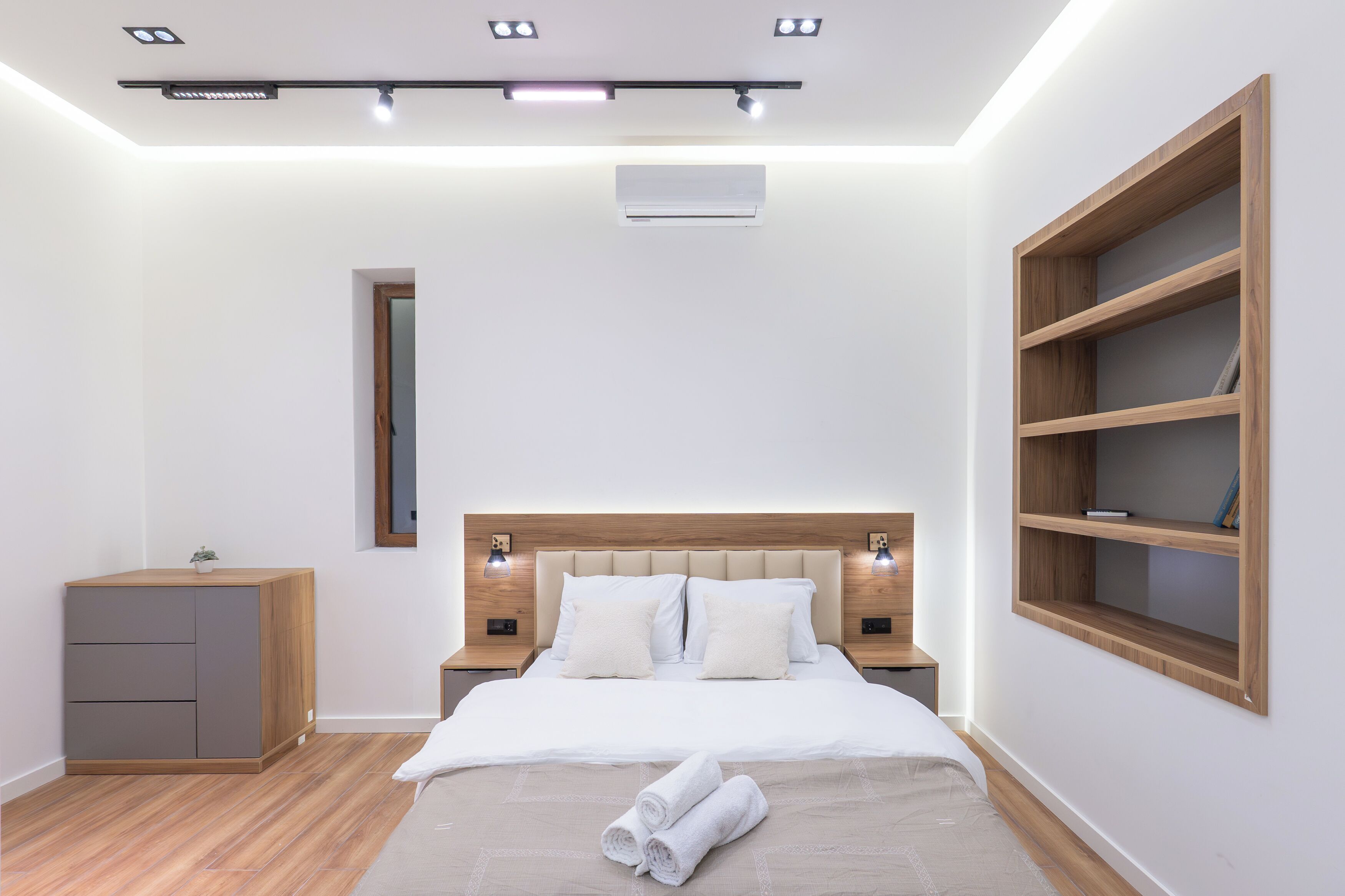 Iron/ironing board, free WiFi