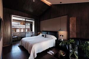 Habitación Premier doble | Ropa de cama de alta calidad y edredones de plumas