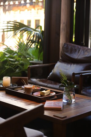 In-room dining - Lijiang Ancient Town TianDe Grande Hotel (Lijiang)