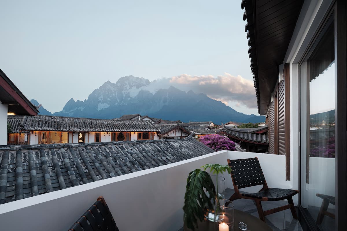 见雪山丨露台大床房 | 山景