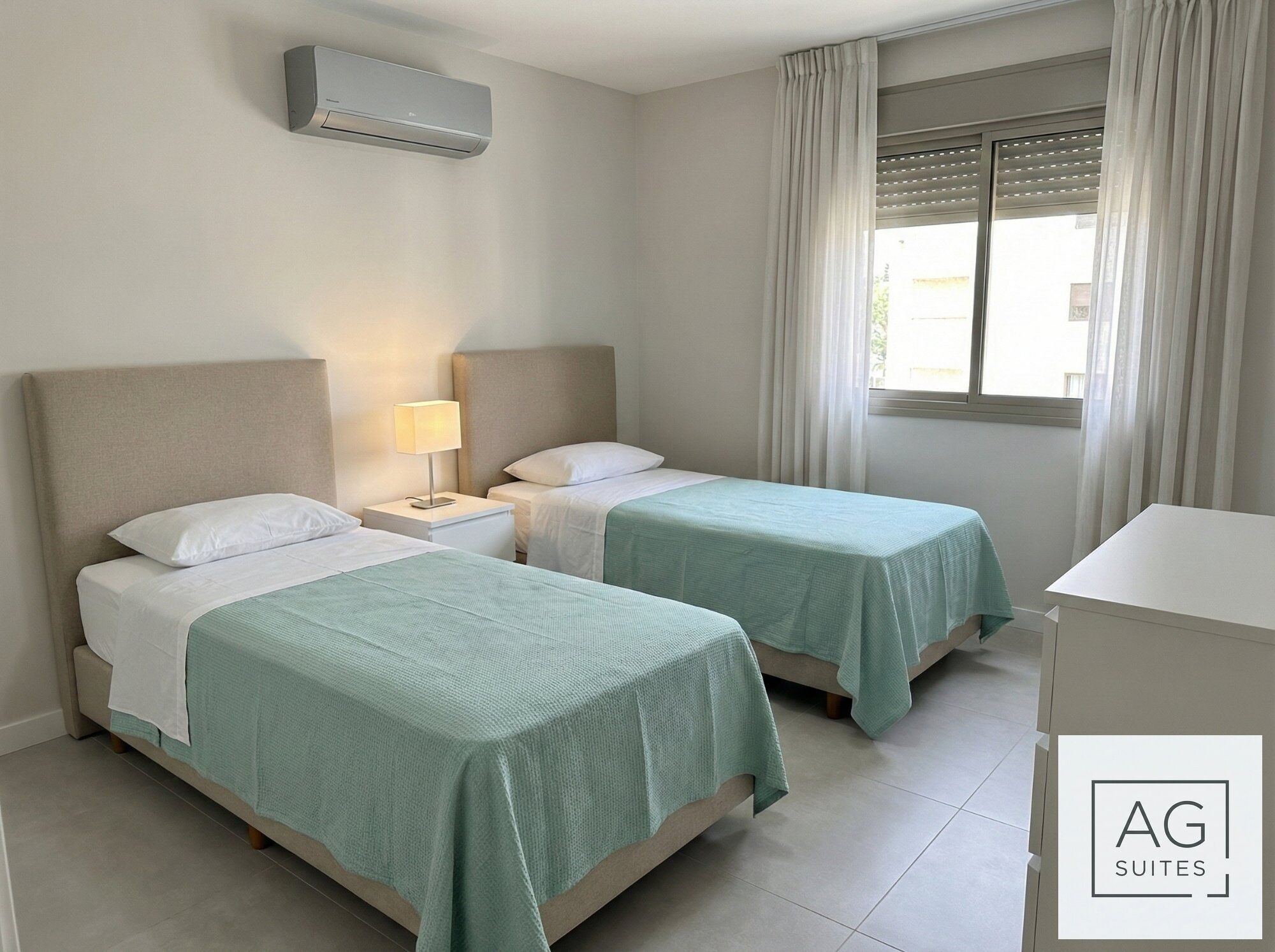 Condo luxueux, vue partielle sur la mer | Coffre-fort, bureau, espace de travail pour ordinateurs portables