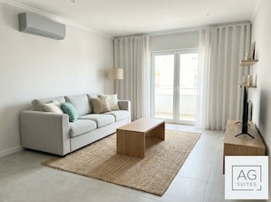 Condo luxueux, vue partielle sur la mer | Aire de séjour