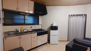 Microondas y placa de cocina