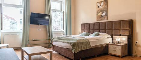 Quarto básico | Ferros/tábuas de passar roupa, Wi-Fi de cortesia