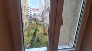 Basic Room | Interior - Simple Room Long Stay Central Location (Vienna)