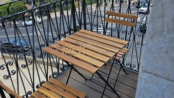 Comfort tweepersoonskamer, niet-roken, uitzicht op de stad | Buiten dineren