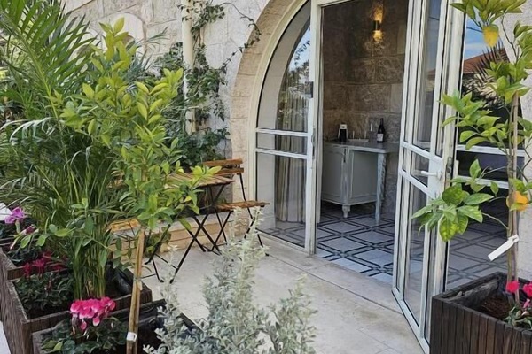 Exclusive Twin Room, Courtyard View | Exterior detail