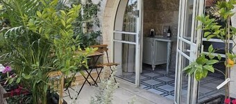 Cohen's boutique hotel