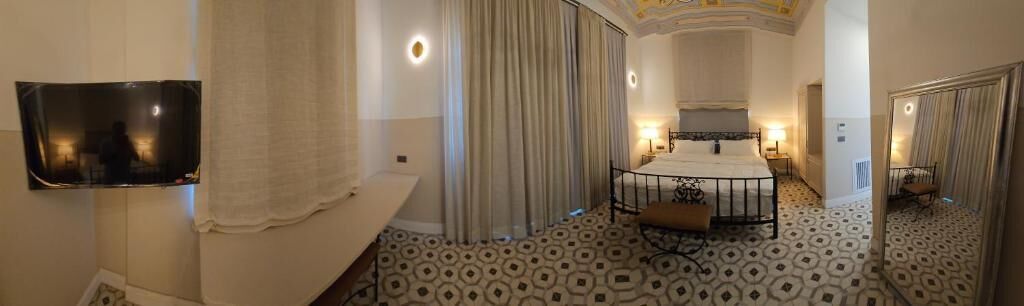 Een kluis op de kamer, verduisterende gordijnen