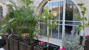 Tomannsrom – exclusive, bakgårdsutsikt | Utvendig detalj